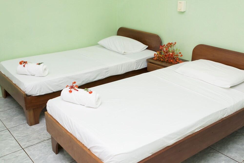 Hotel Nany Brasilito Bagian luar foto