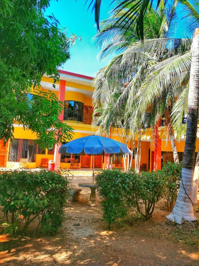 Hotel Nany Brasilito Bagian luar foto
